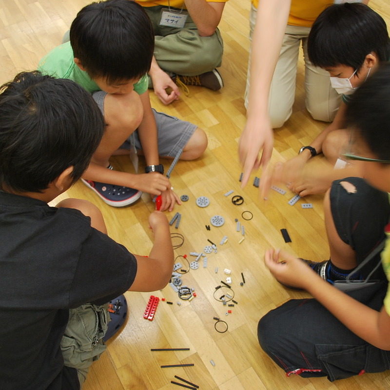 サマーキャンプ2013<br>　プログラミング講座in東大本郷<br>「動くおもちゃをつくろう！」<br>2013年8月12日（月）～8月14日（水）